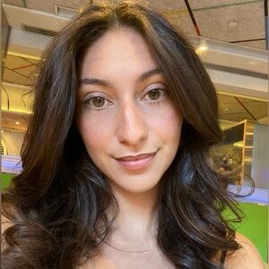 Meet your Posher, Alexandra